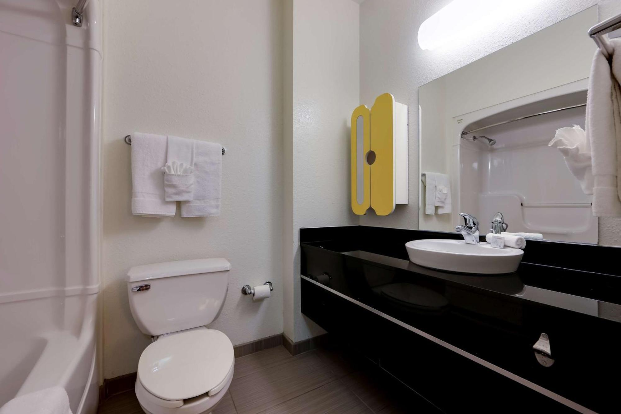 Studio 6 Toronto - Mississauga With Kitchenettes Экстерьер фото